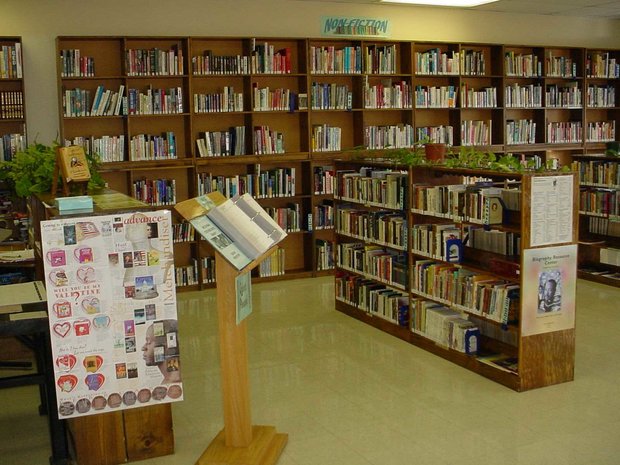 مدیر کل کتابخانه‌های عمومی خراسان رضوی: شهر نشتیفان خواف کتابخانه ندارد.