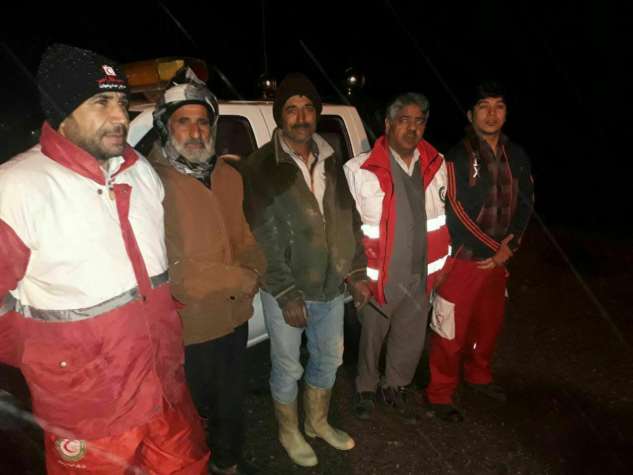 نجات چوپان گرفتار شده در ارتفاعات معدن کوه سنبل خواف