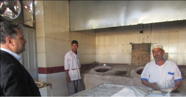 بازدید سرزده آقای سنجرانی فرماندار شهرستان خواف از نانوایی های سطح شهر درصبح  روز یکشنبه مورخ ۱۳۹۸/۰۶/۰۳