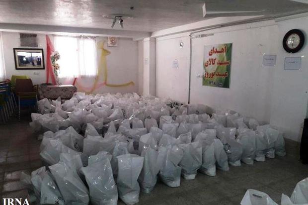 اداره بهزیستی خواف ۳۲۰ بسته غذایی بین نیازمندان توزیع کرد