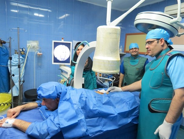 جراحی ستون فقرات برای اولین بار در بیمارستان ۲۲ بهمن خواف