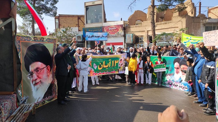 اجتماع عظیم مسئولین، مردم و دانش آموزان شهرستان خواف در یوم‌الله ۱۳ آبان